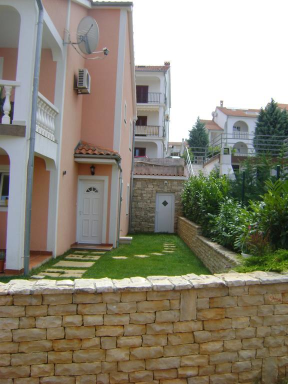 Apartments Krajacic Malinska Exterior photo