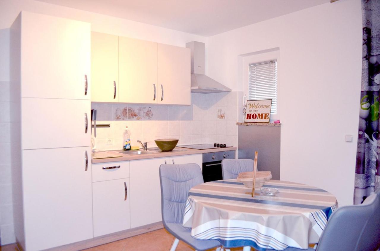 Apartments Krajacic Malinska Exterior photo