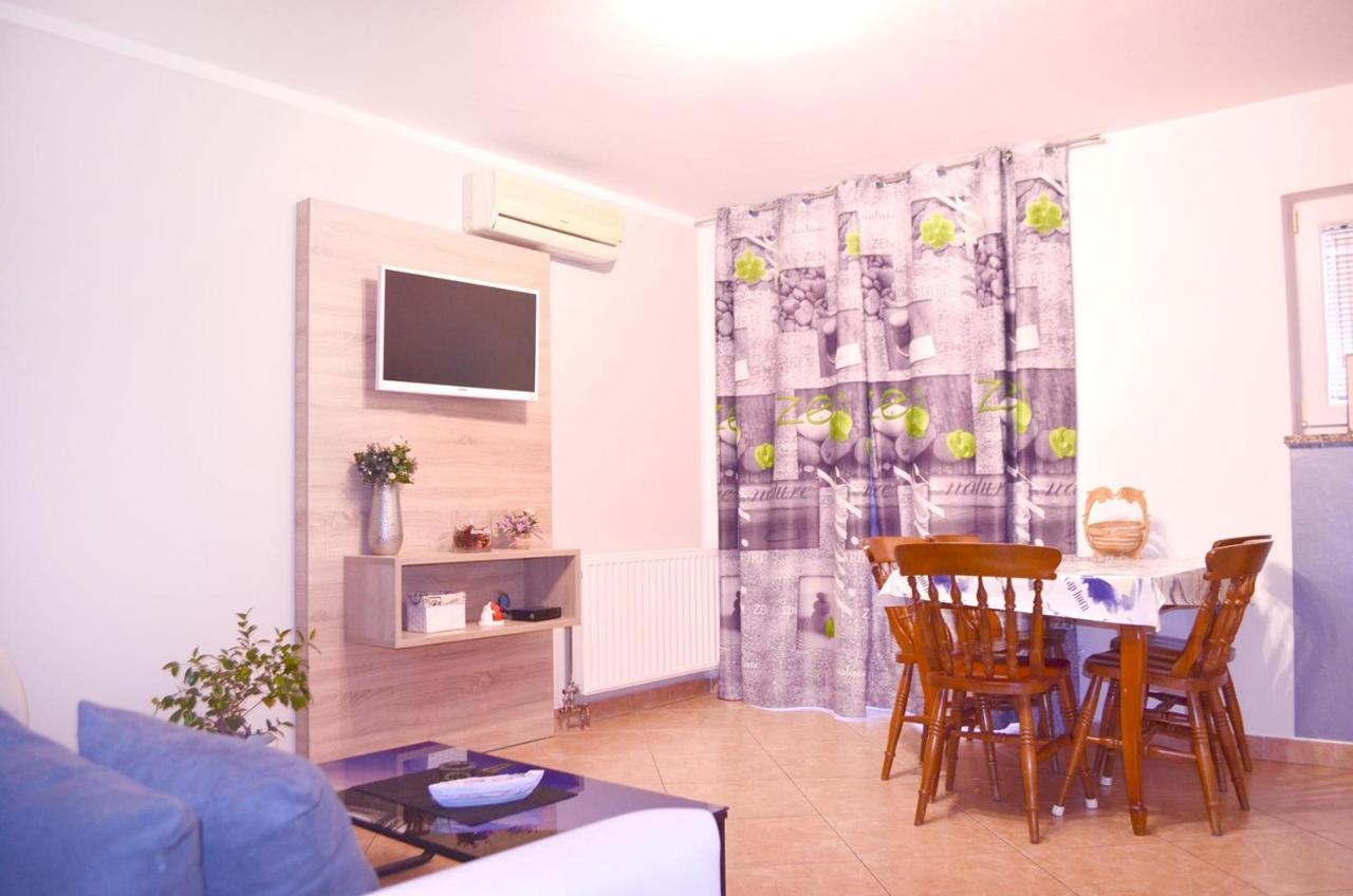 Apartments Krajacic Malinska Exterior photo